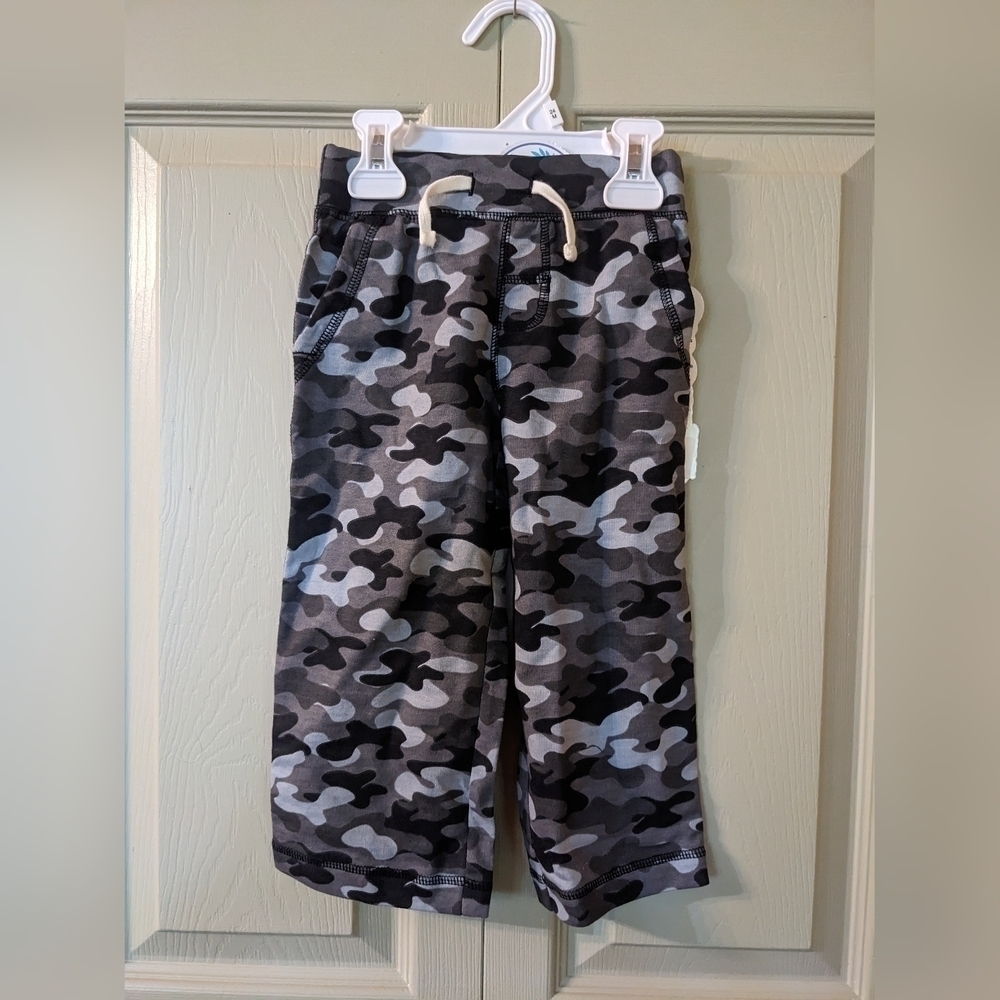 New Gerber Graduates boy's black and gray camo Pants, Toddler Sweatpants, T1A